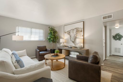1 Bedroom with Washer/Dryer! – photo 1