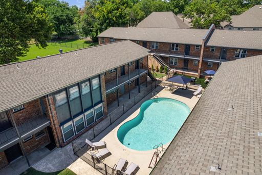 3165 E 49th Street – photo 1