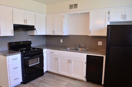 ROSE DISTRICT! BA SCHOOLS! REMODELED INTERIORS! – photo 1