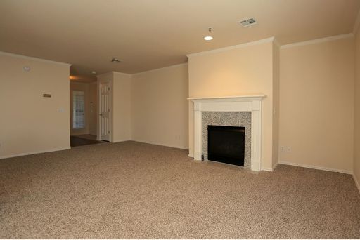 Enjoy the best of both worlds with our affordable luxury 1-bedroom apartments – photo 1