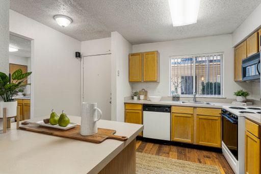LOOK AND LEASE: APRIL MOVE-IN SPECIAL First Full Months Rent FREE! *Must Apply in 24 Hours of Tour* – photo 1