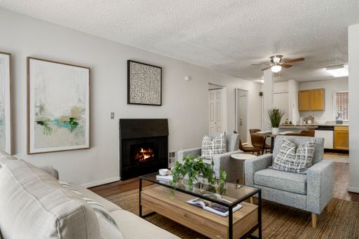 Look and Lease April MOVE-IN SPECIAL First Full Months Rent FREE! *Must Apply in 24 Hours of Tour* – photo 1