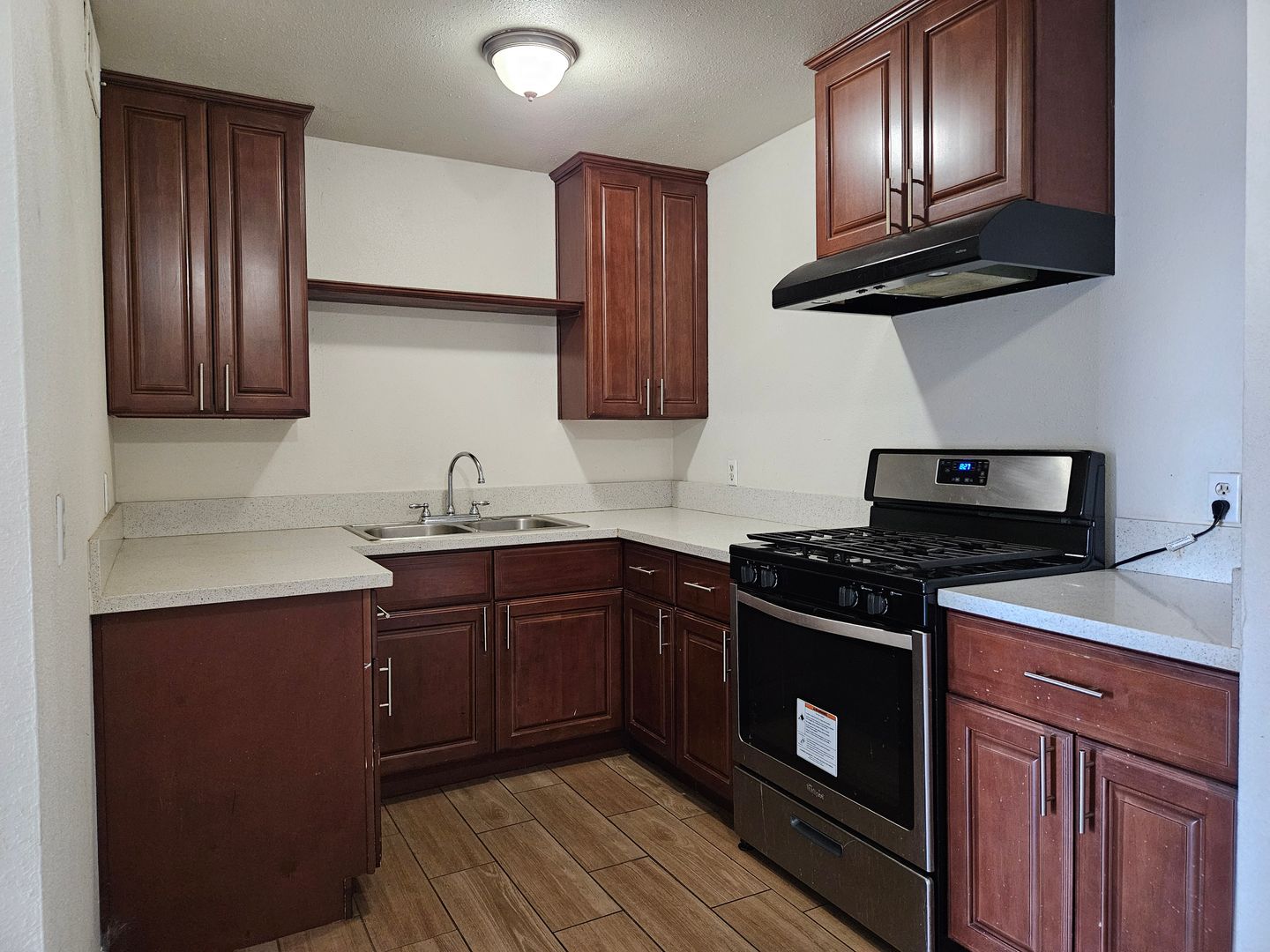 Wasco Apartment: 740 Broadway St.