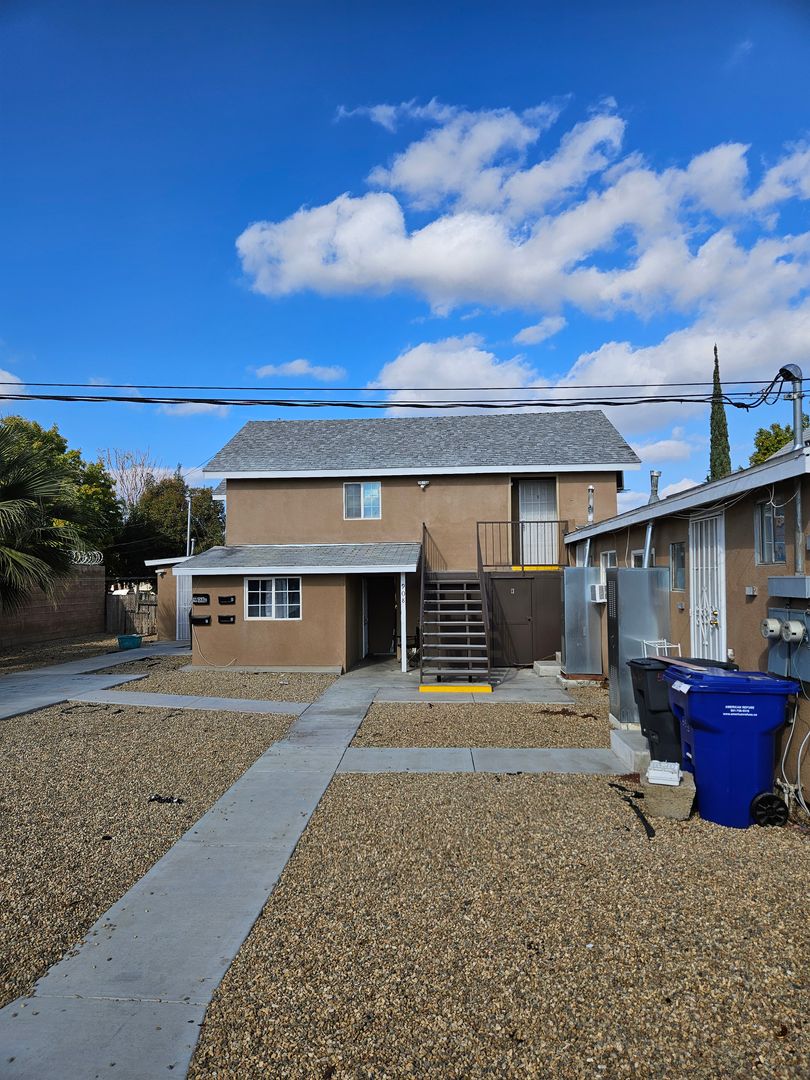 Wasco Apartment: 908 6th