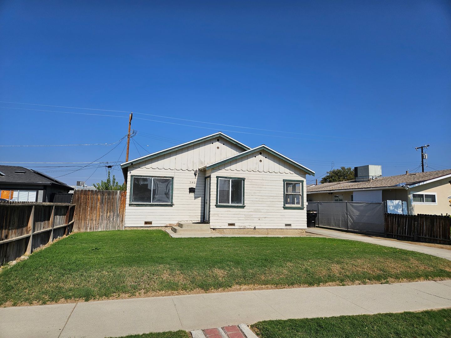 Shafter House: 240 E Ash Ave