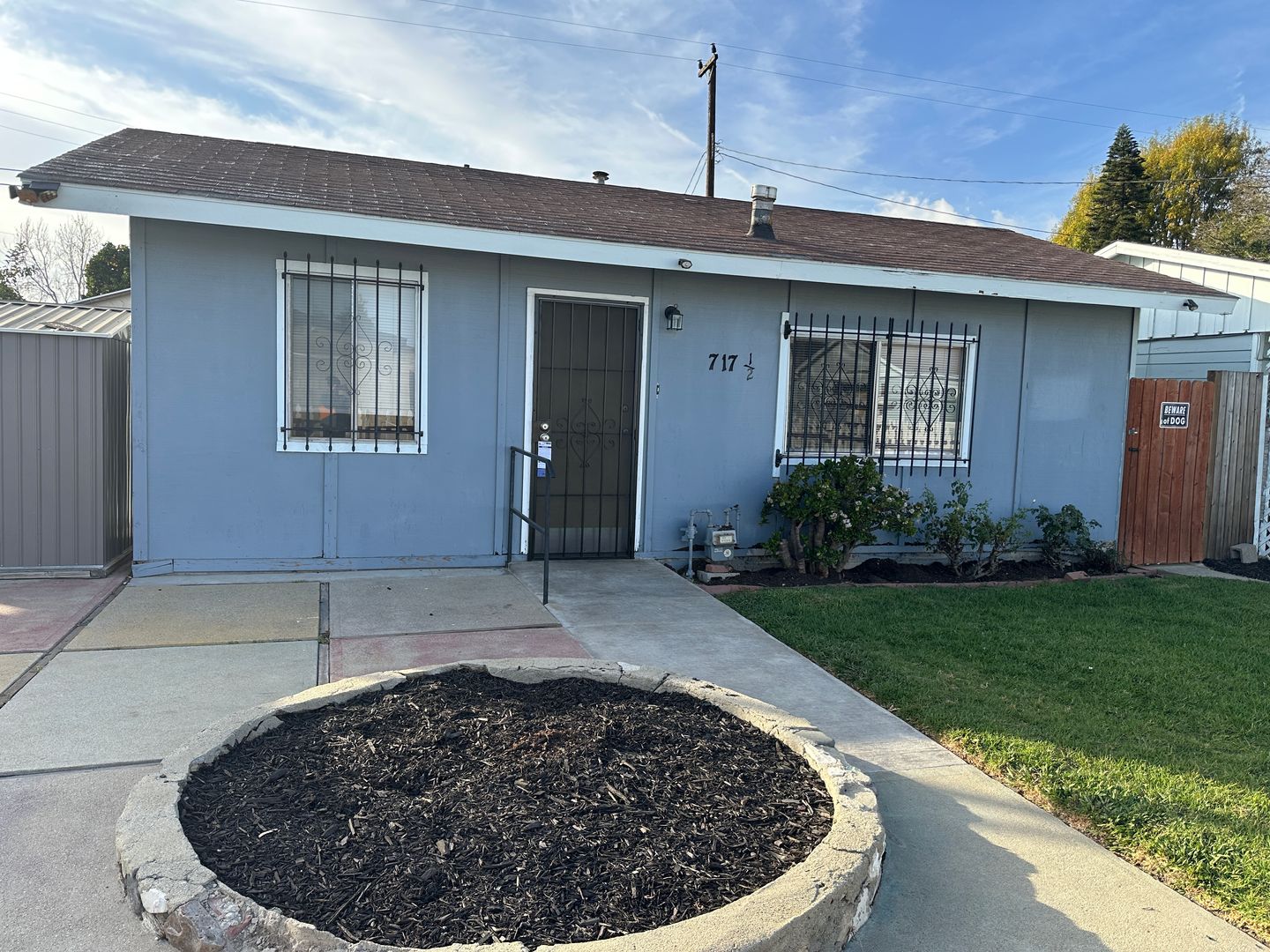 Torrance Apartment: 717 W. 214th Street