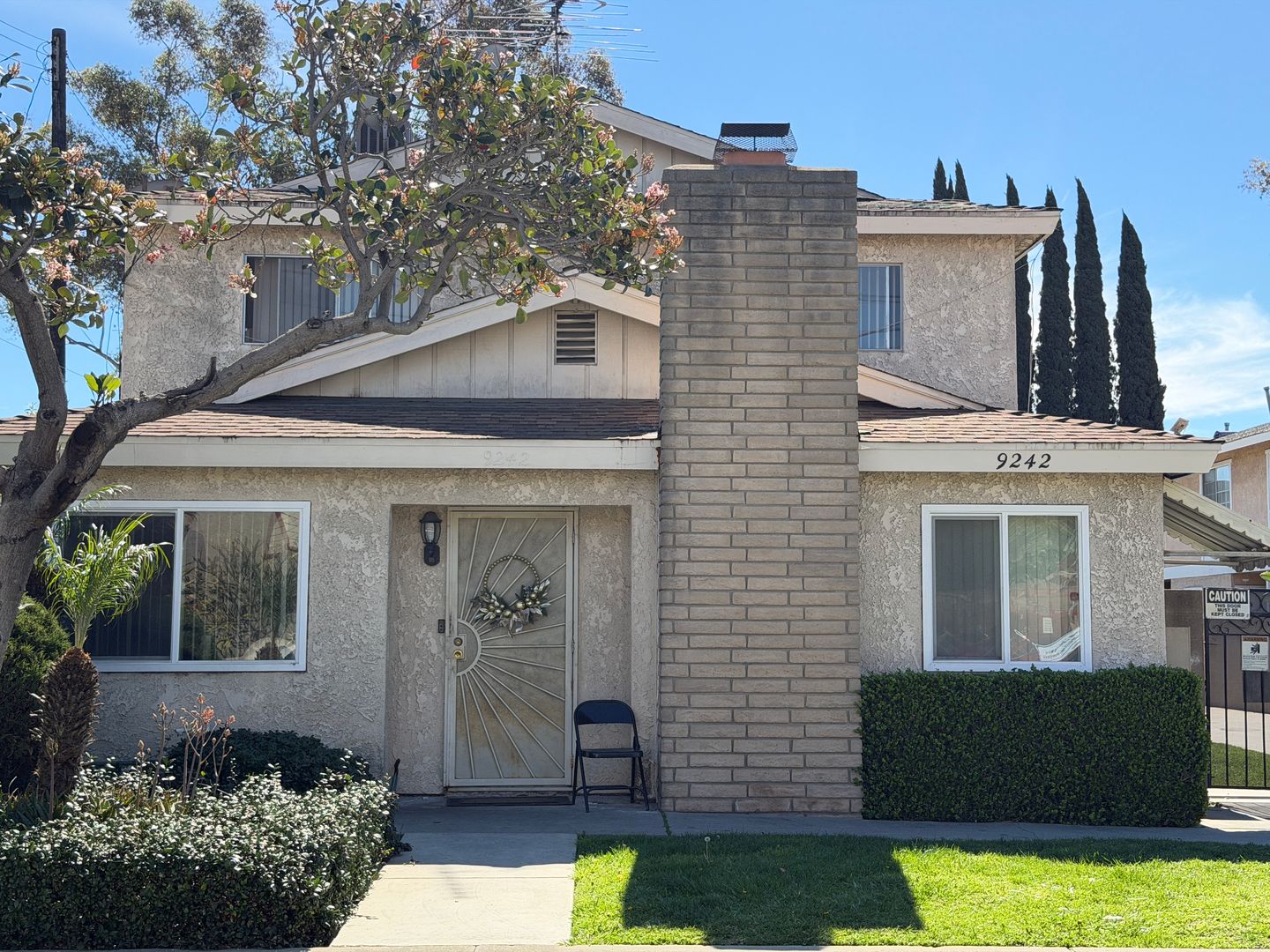 Bellflower Apartment: 9242 Park Street