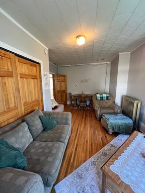 Listing photo thumbnail