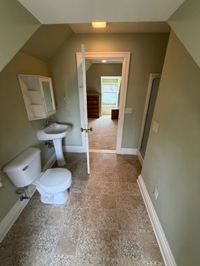 Listing photo thumbnail