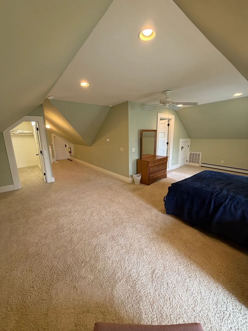 Berlin Apartment: 195 E Park Ave