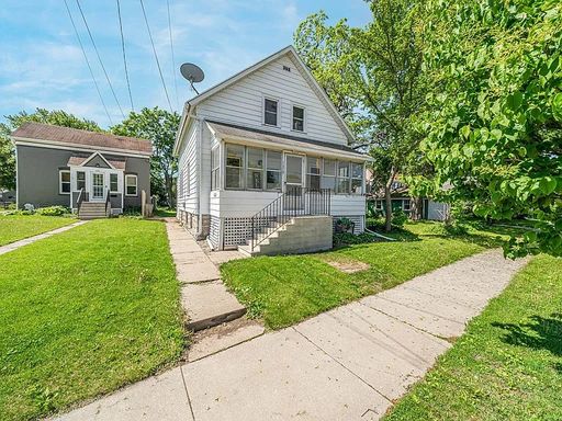 Listing photo thumbnail