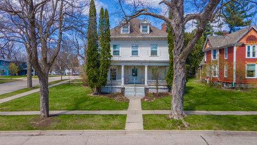 Listing photo thumbnail