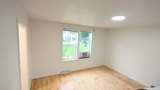 Listing photo thumbnail