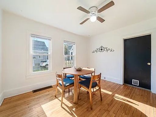 Listing photo thumbnail