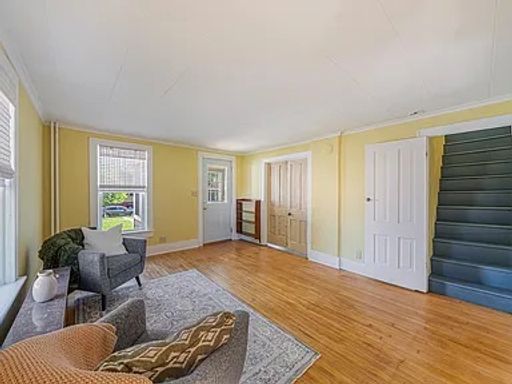 Listing photo thumbnail