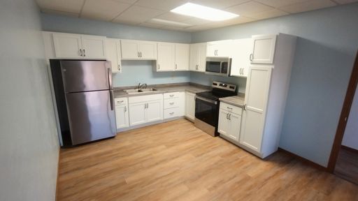 Listing photo thumbnail