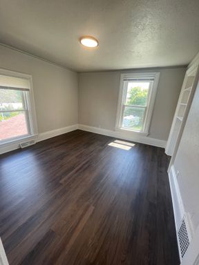 Listing photo thumbnail