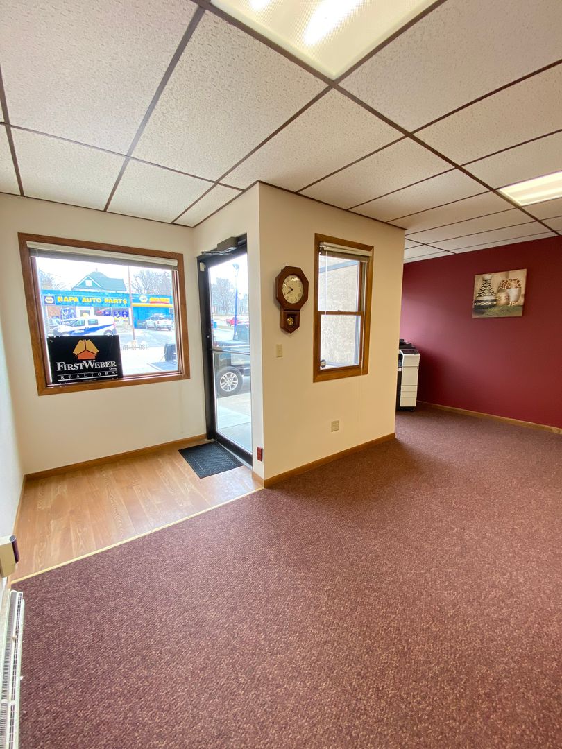 Berlin Apartment: 118/120 E Huron St