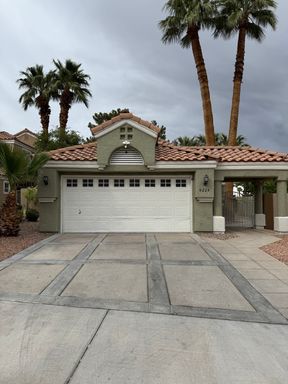 Cozy Peccole Ranch Home