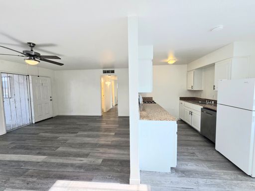 Two Bedroom, Two Bathroom Available for Immediate Move-In!!! – photo 1