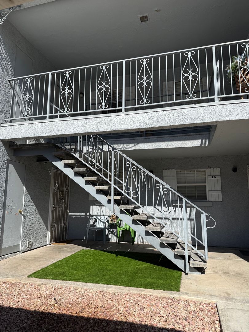 Las Vegas Condo: 3823 S Maryland Parkway #T5