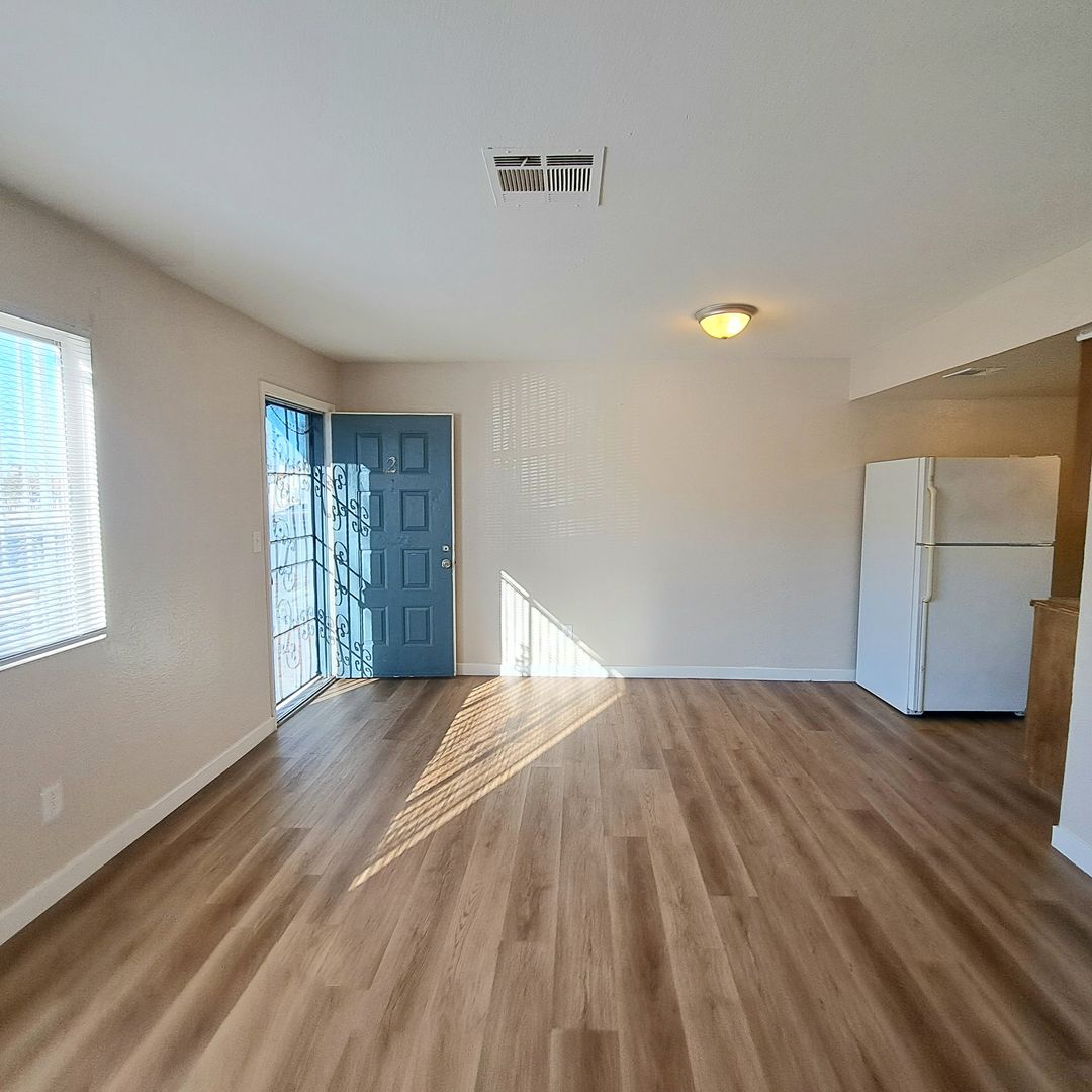 Las Vegas Apartment: 4708 Thunderbolt Avenue