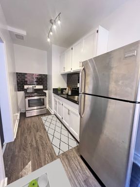 Trendy Renovated 1BD in Prime K-Town — Walk Score 95, Near Metro & USC! – photo 1