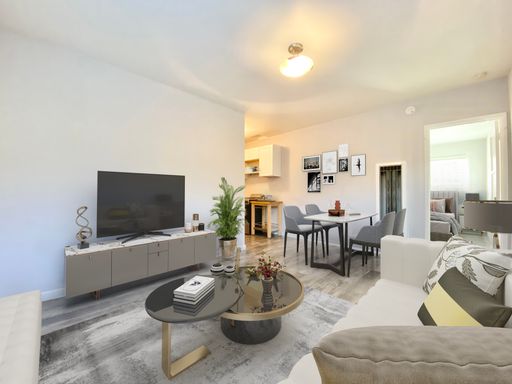 TRENDY STUDIO IN THE HEART OF GLENDALE! STEPS AWAY FROM THE AMERICANA! – photo 1