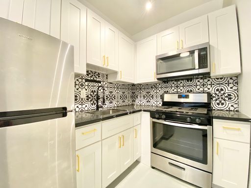 Renovated Loft-Style 1BD/1BA w/ Stainless Steel Appliances! – photo 1