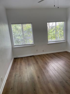 SPACIOUS UNIT WITH KITCHENETTE – photo 1