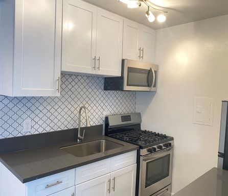 Renovated 1BD in East Hollywood with Pool, Gym & Parking – photo 1