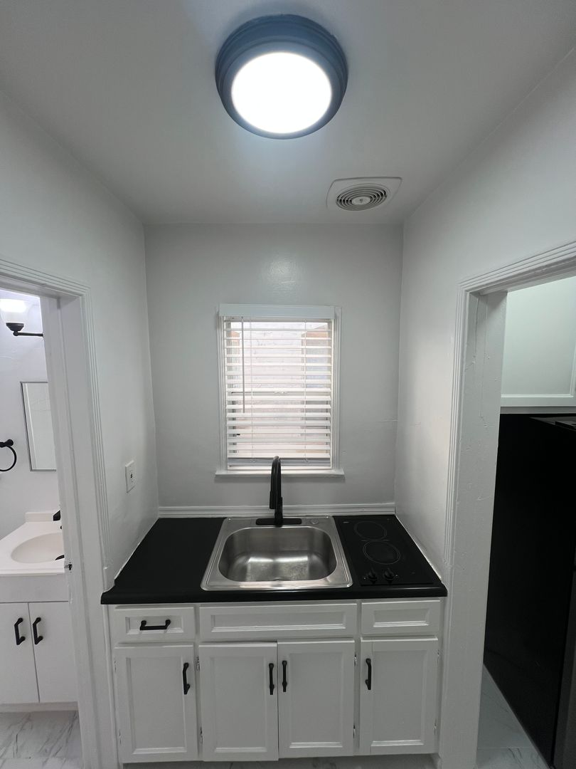 "Blake Manor"- Blake Manor LLC 4 of 12