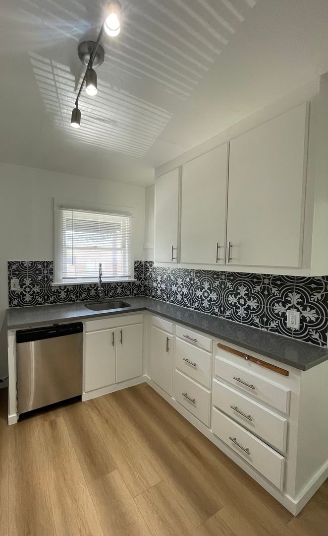 Glendale Apartment: 3720 San Fernando Rd