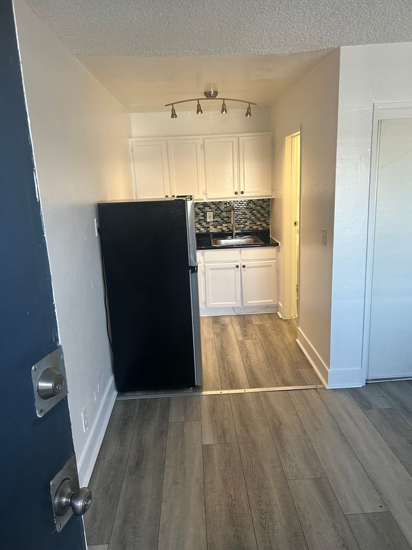 Los Angeles Apartment: 219 N. Soto St