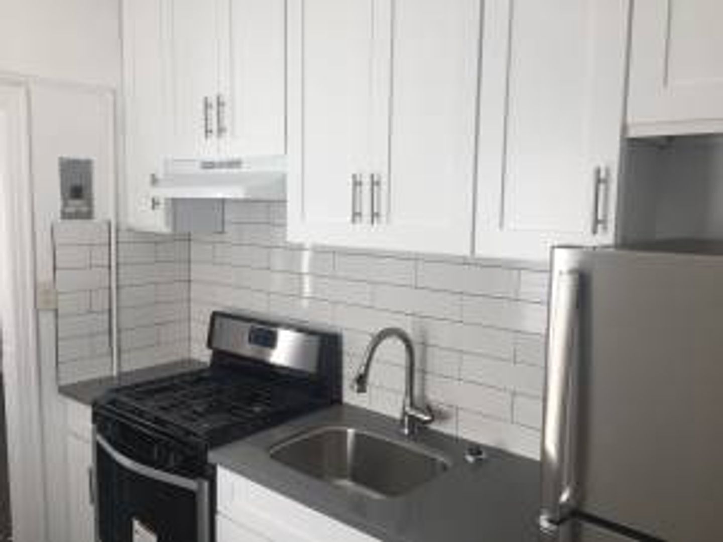 Los Angeles Apartment: 1017 S. Kingsley Dr.