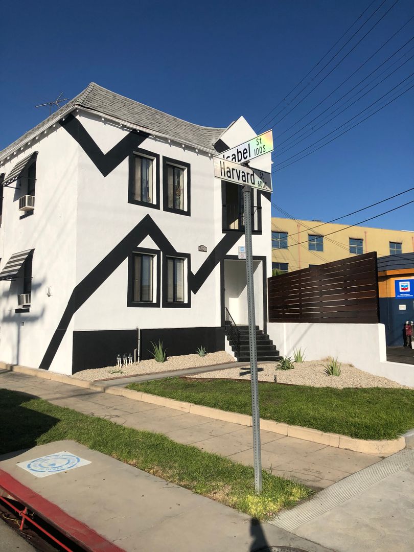 Glendale Apartment: 601 E. Harvard St