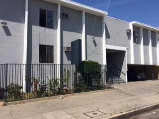 1 Bedroom with 2 Bathrooms, YES at Boyle Heights!!!!!!!! – photo 1