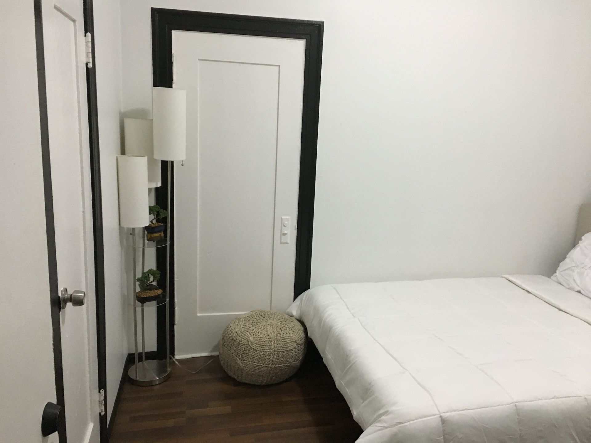 Los Angeles Apartment: 5849 W. Sunset Blvd