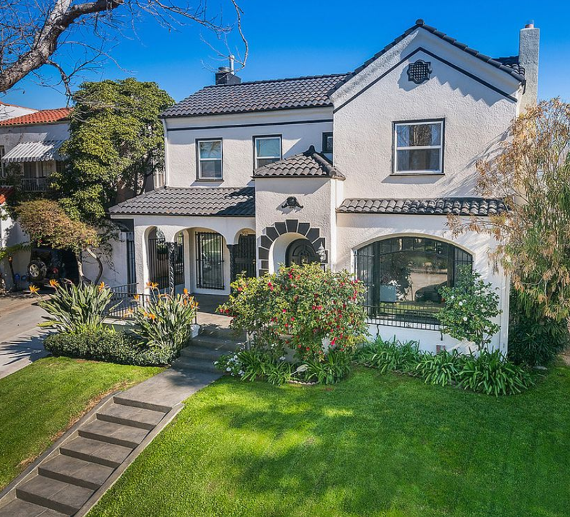 Los Angeles Multiplex: 216 S Orange Dr.