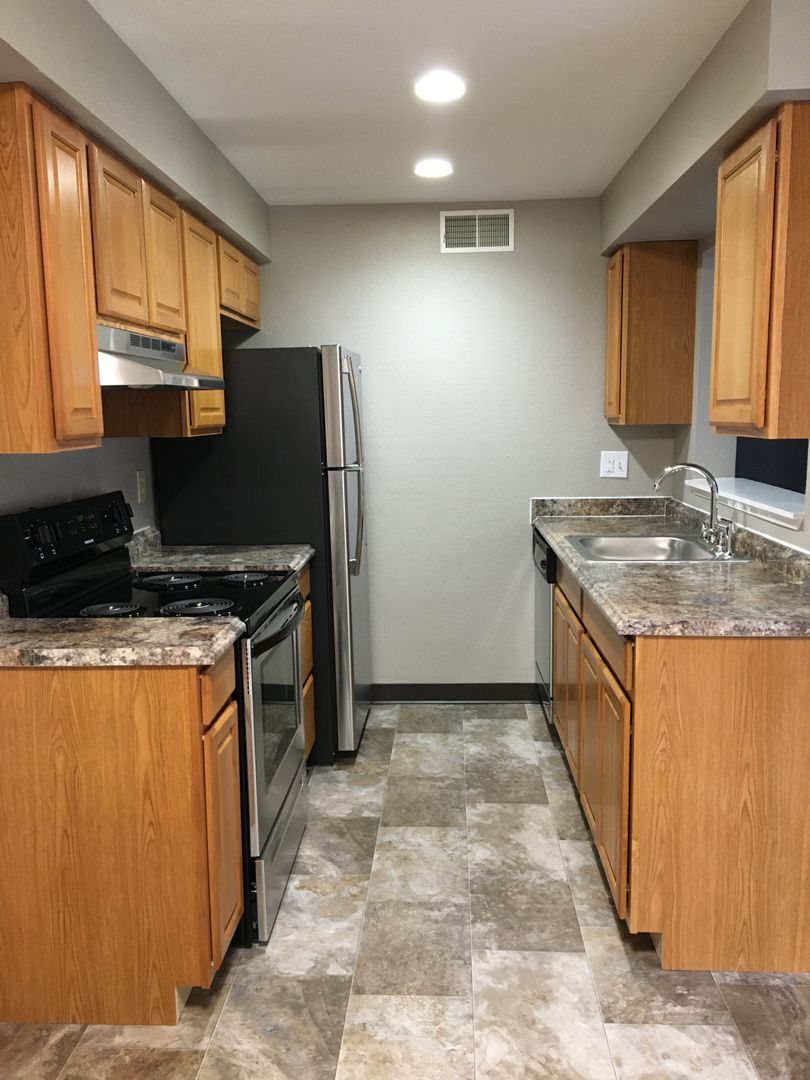Richland Apartment: 1650 Mowry Square