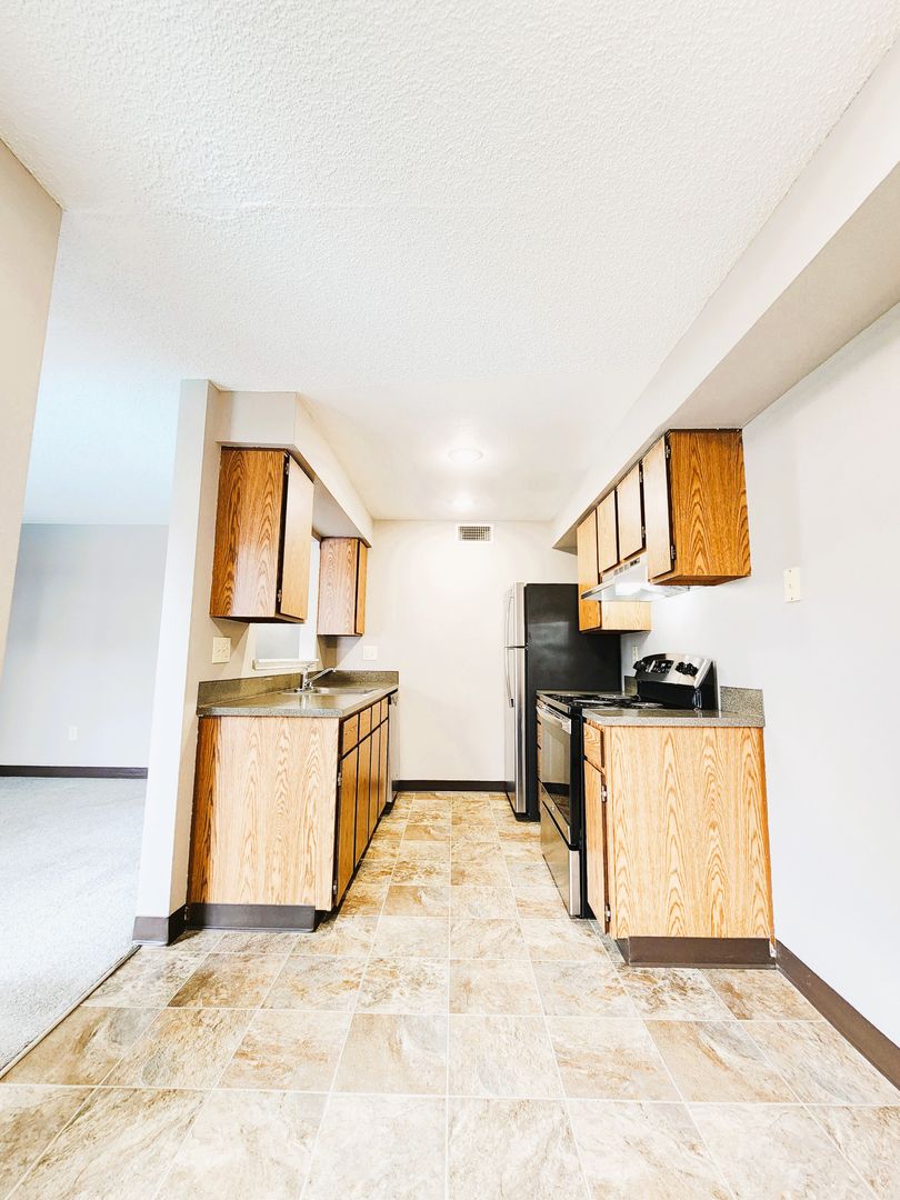 Richland Apartment: 1650 Mowry Square