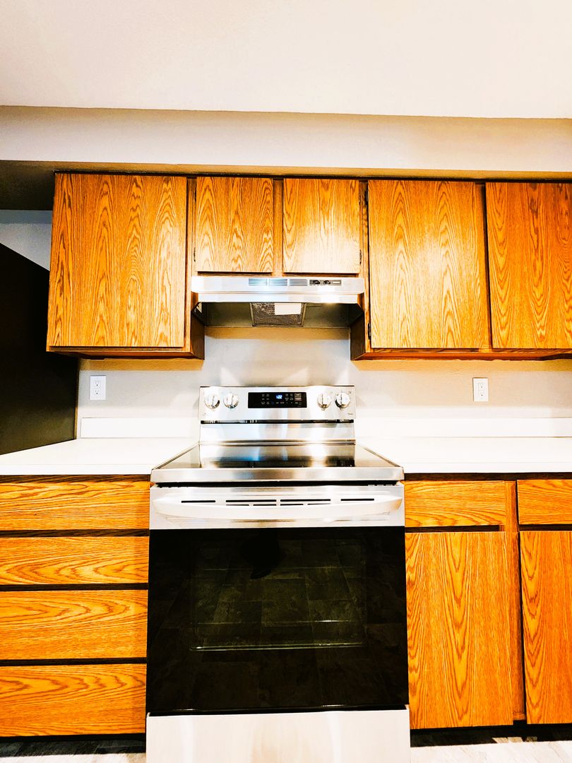 Richland Apartment: 1650 Mowry Square