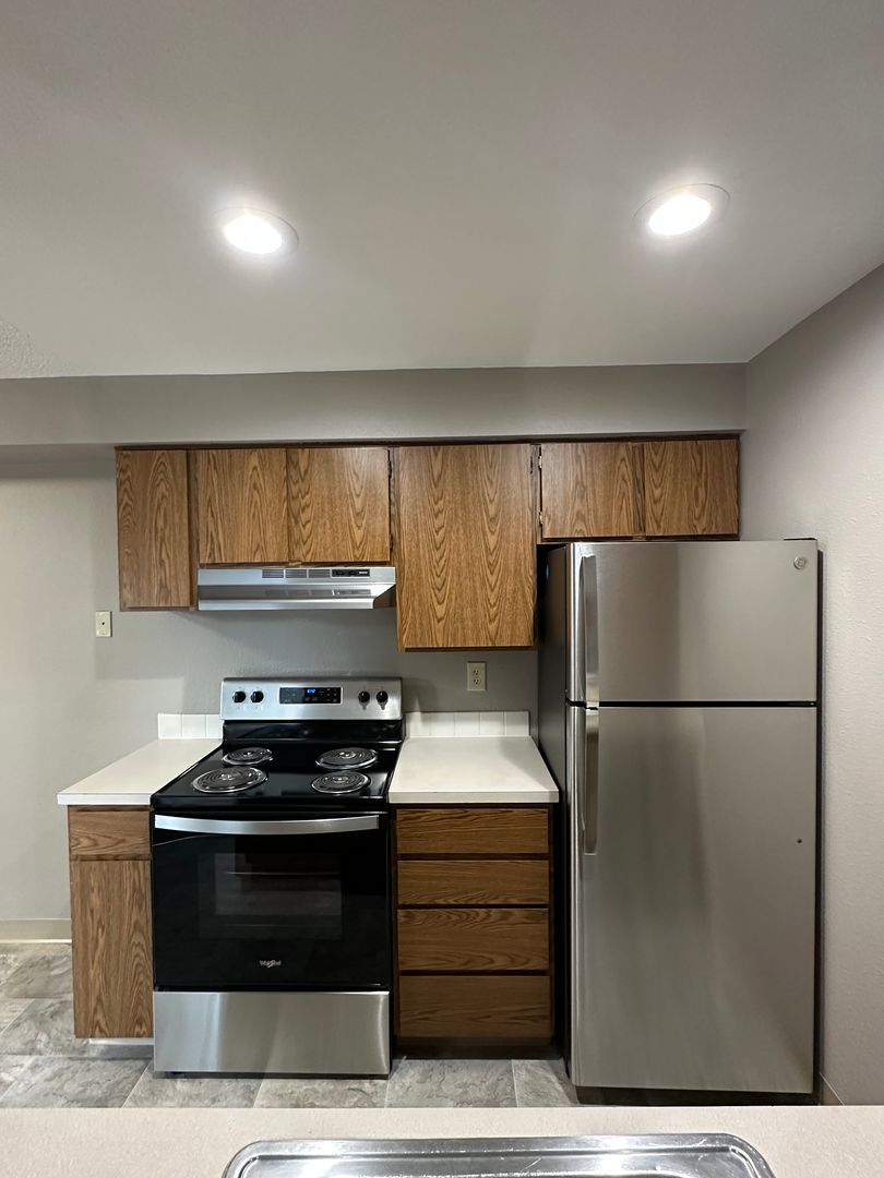 Richland Apartment: 1650 Mowry Square