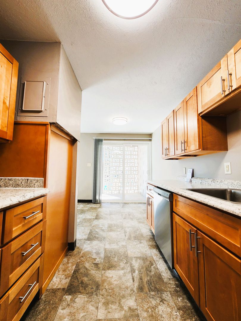 Richland Apartment: 160 Van Giesen