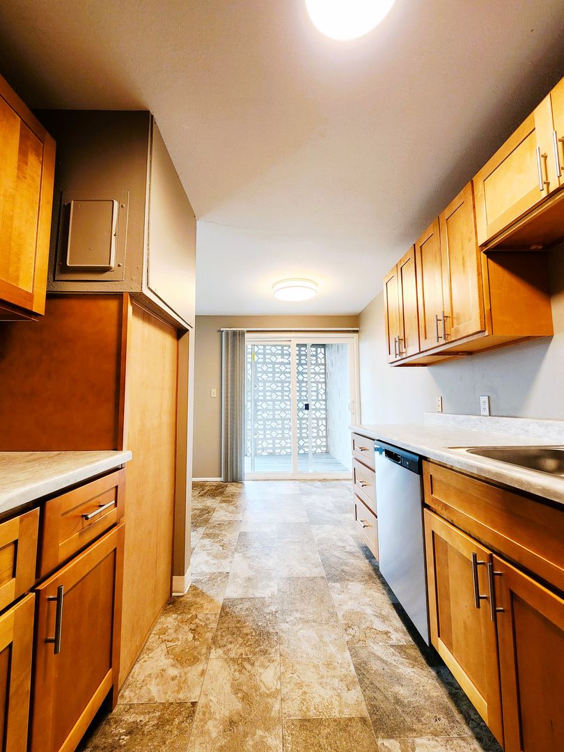 Richland Apartment: 160 Van Giesen