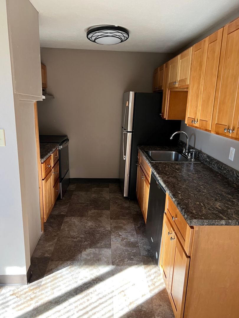 Richland Apartment: 160 Van Giesen