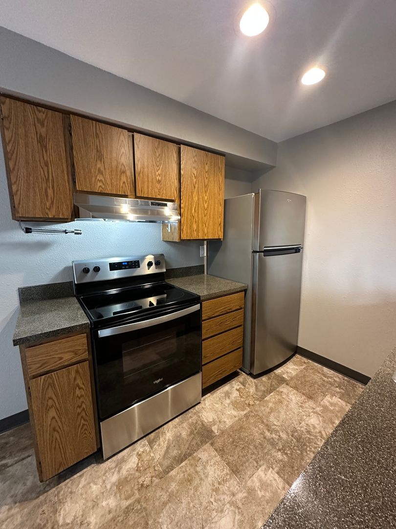 Richland Apartment: 1650 Mowry Square