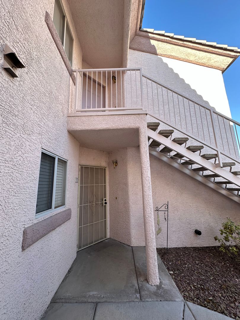 Las Vegas Condo: 4555 E Sahara #113