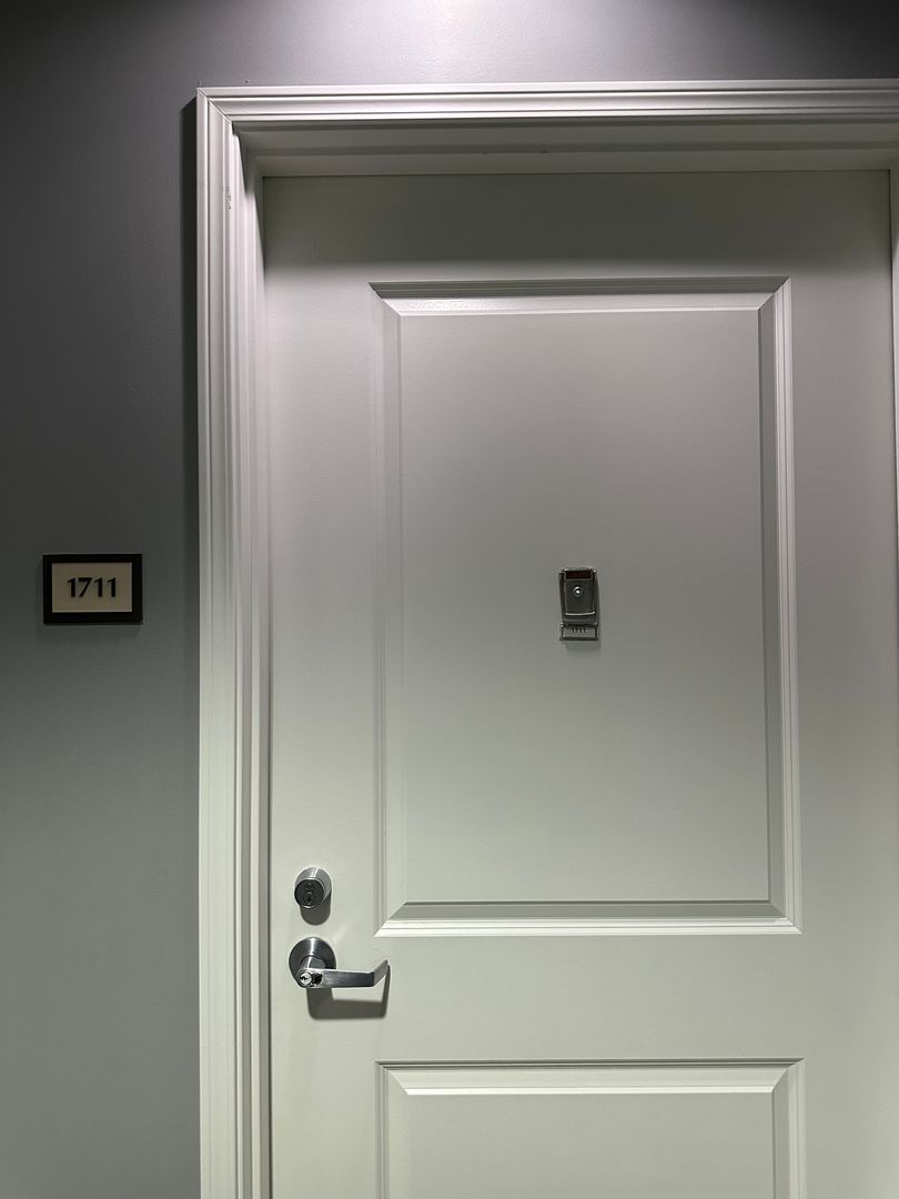 Las Vegas Condo: 200 W Sahara Ave #1711