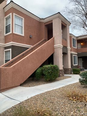 Must See Condo! – photo 1